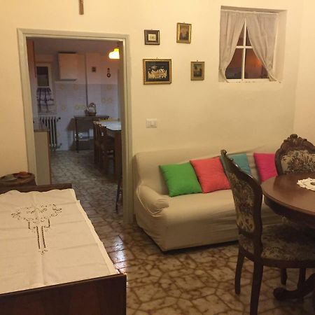 몬테바르치 La Casa Di Luigi 아파트 외부 사진
